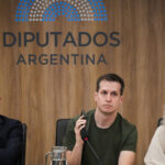 El gobierno fija el precio de la nafta de YPF por 45 días por el impacto de la guerra